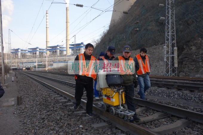 初中畢業學鐵路專業怎么樣