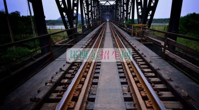 女生學鐵路專業有前途嗎