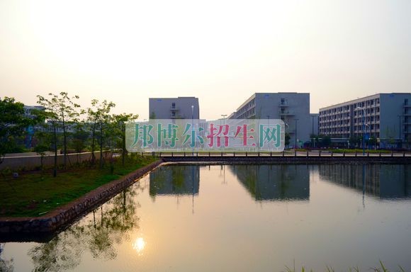 有什么好的鐵路專業學校