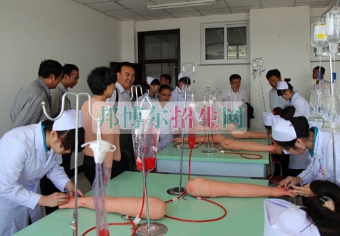 廉江衛(wèi)生職業(yè)技術學校