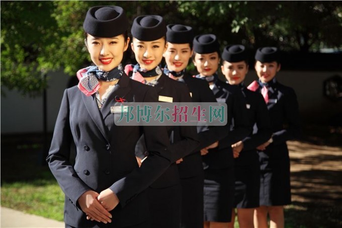 初中畢業能學航空服務嗎