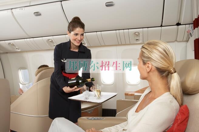 高中畢業(yè)學航空服務