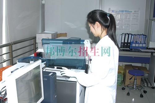 初中生讀醫學檢驗專業怎么樣