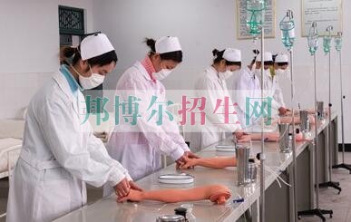 女生學(xué)高級護理怎么樣