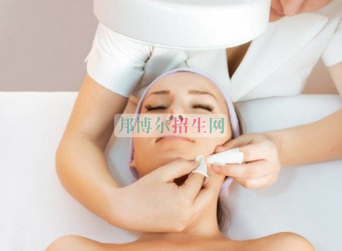 高中畢業可以學醫學美容嗎