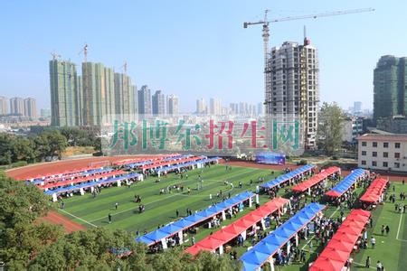 女生可以讀醫學美容嗎
