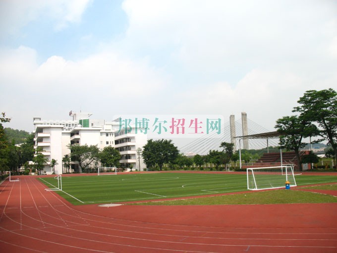 男孩子讀什么職業學校好