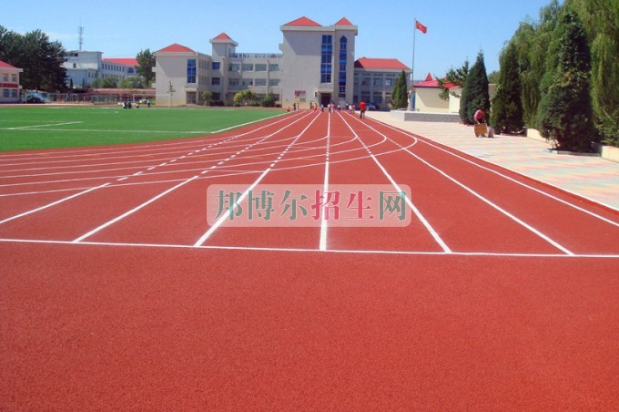 適合初中畢業的職業學校