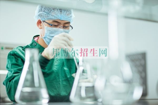 成都有醫學檢驗的大專大學