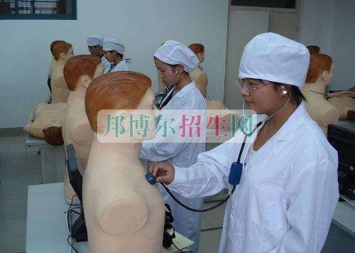 成都男生讀臨床醫學怎么樣