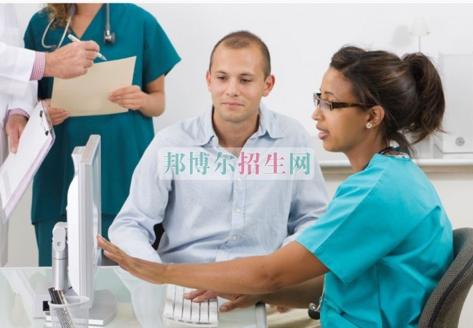 成都男生可以讀臨床醫學嗎