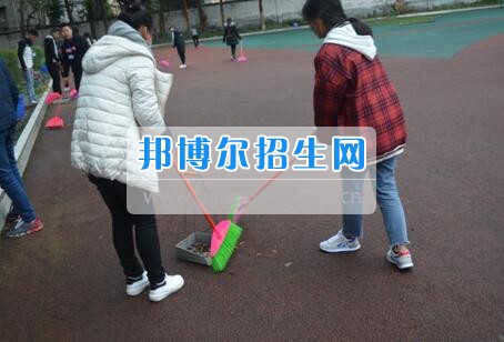四川省檔案學校環境大整治