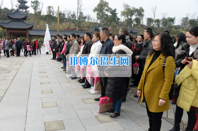 川南幼兒師范高等專科學校舉行慶祝國際勞動婦女節活動