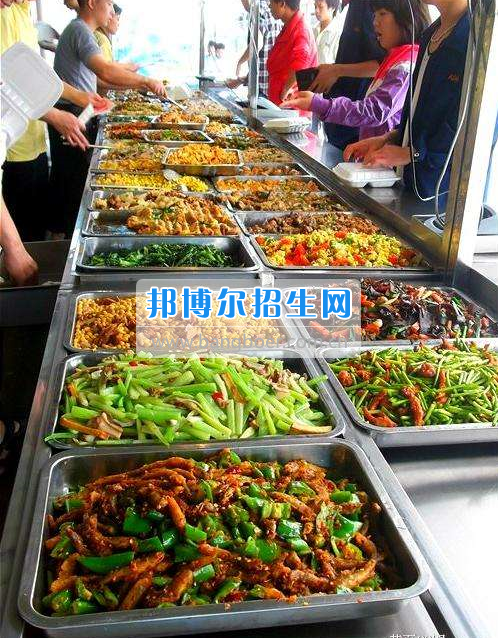 四川省樂山市第一職業高級中學召開2017年食堂員工食品安全知識培訓會