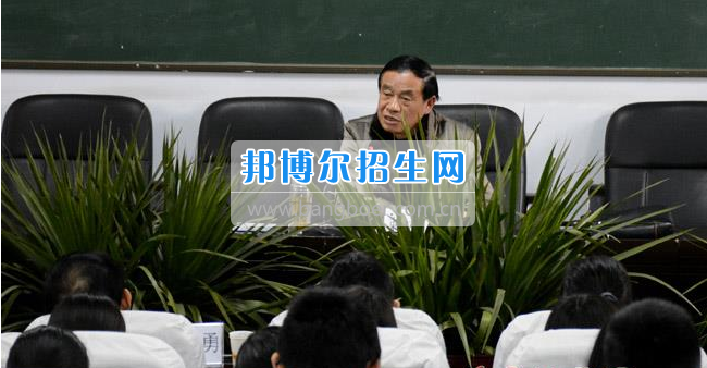 南充市建華職業(yè)中學開展“黨史國史進校園”主題宣講活動