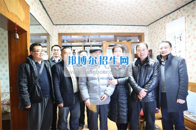 四川省技術監督學校熊蘭校長一行春節前夕走訪慰問退休干部職工