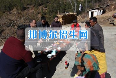 四川省什邡市職業中專學校組織教師到藏區家訪