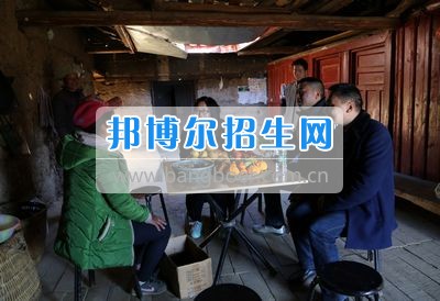 四川省什邡市職業中專學校組織教師到藏區家訪