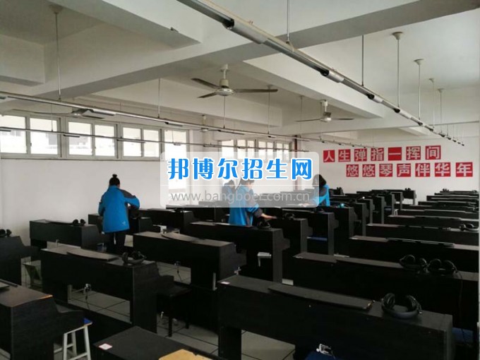 成都電子信息學(xué)校2017春季開(kāi)學(xué)札記