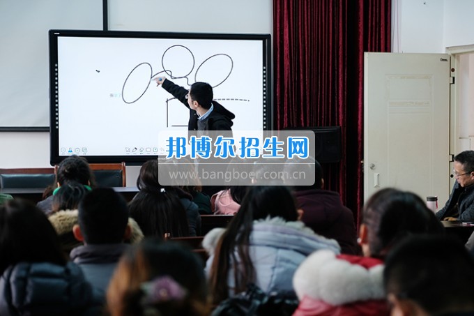 成都鐵路工程學校工程專業(yè)科開展“智慧課堂的功能開發(fā)”教研活動