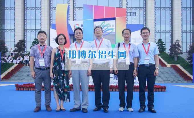 重慶公共運輸職業學院參加第十屆中國-東盟教育交流周