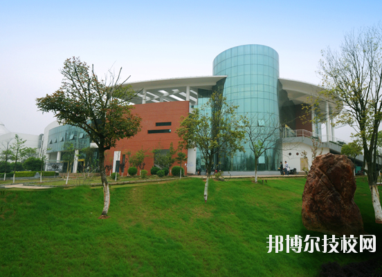 南昌工業工程學校食堂