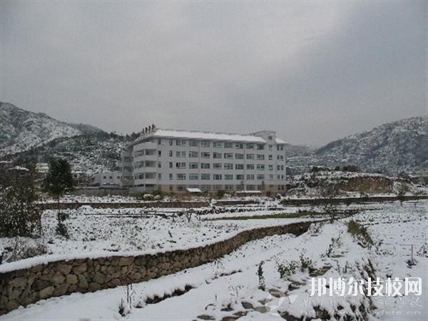樂清市雁蕩山旅游學校2020年學費、收費多少 