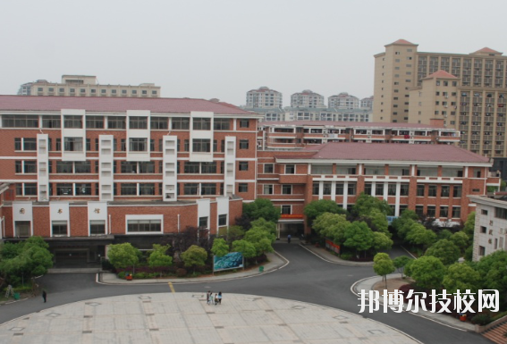 江西工商技工學校2020年招生辦聯系電話 