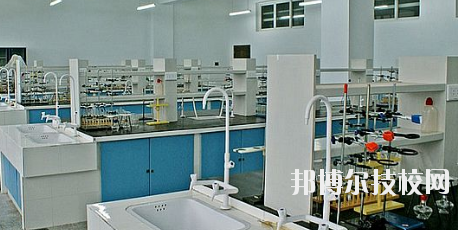 甘肅石化技師學(xué)院2020年報名條件、招生要求、招生對象