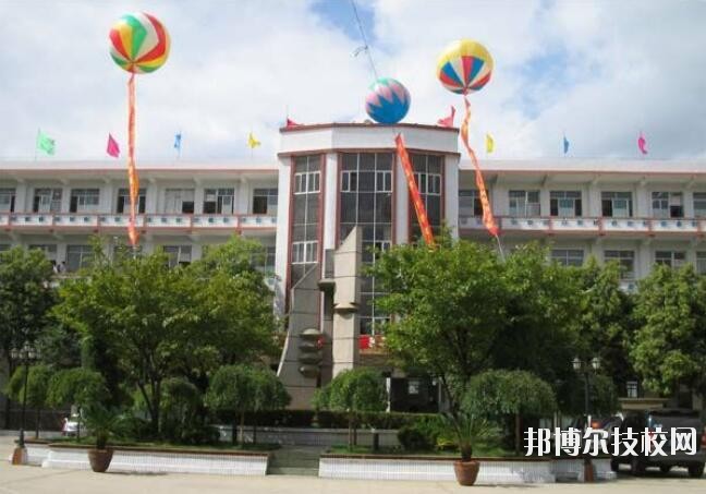 畢節(jié)財貿(mào)學(xué)校2020年報名條件、招生要求、招生對象