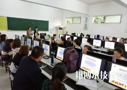 重慶現(xiàn)代技工學(xué)校2020年報(bào)名條件、招生要求、招生對(duì)象