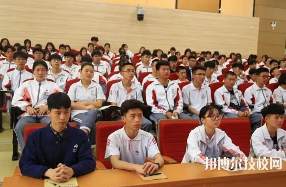 新昌技師學(xué)院2020年報名條件、招生要求、招生對象