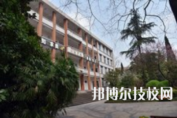 重慶紅春藤技工學校網站網址 