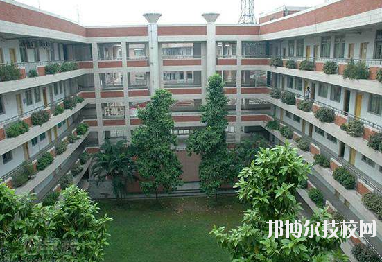 重慶巴南職業教育中心網站網址