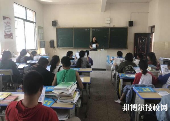 安順機(jī)械工業(yè)學(xué)校2020年報(bào)名條件、招生要求、招生對(duì)象