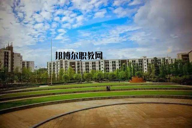 隨州曾都電子工業(yè)學(xué)校2020年報名條件、招生要求、招生對象