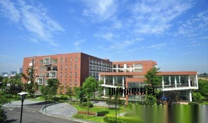 四川省綿陽財經學校怎么樣