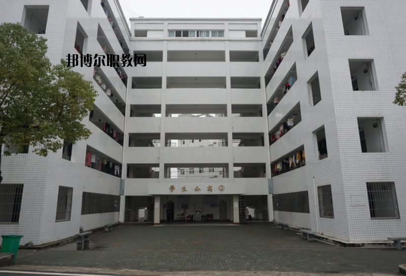 羅田理工中等專業(yè)學校2020年招生辦聯系電話