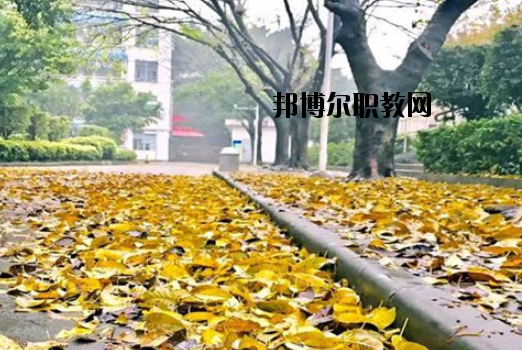 廣東輕工職業(yè)技術(shù)學(xué)校2020年報名條件、招生要求、招生對象