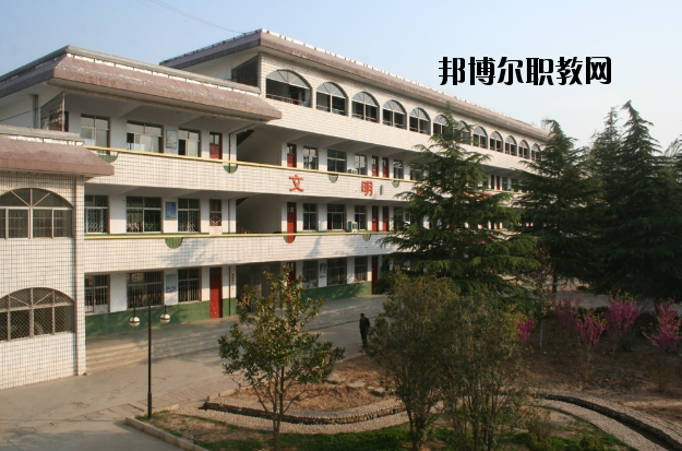 嵩縣中等專業學校2021年招生辦聯系電話