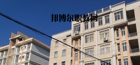 梧州服裝職業技術學校2020年報名條件、招生要求、招生對象 