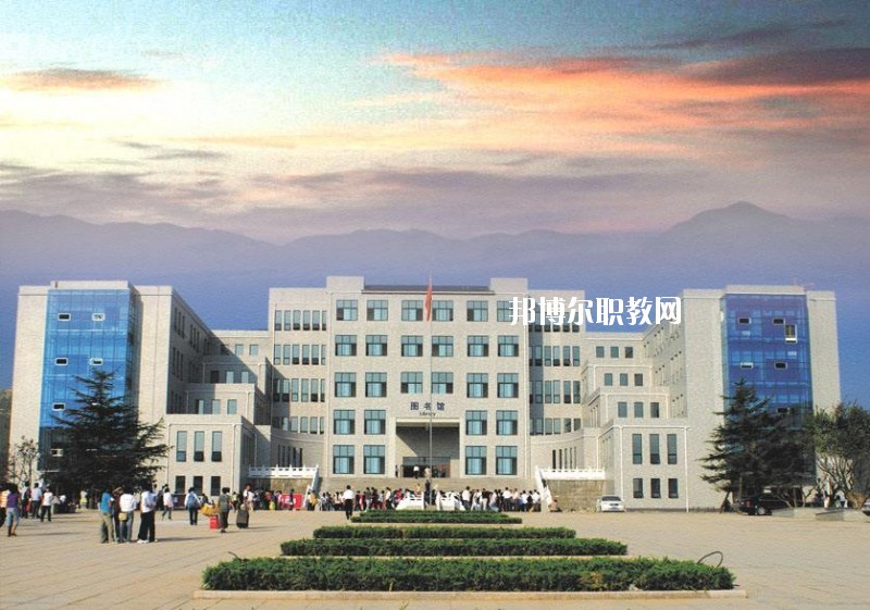 信陽中等專業(yè)技術學校2021年招生辦聯系電話