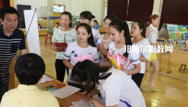 河北省青縣幼兒師范學校怎么樣、好不好