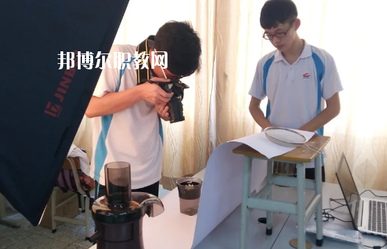 佛山順德區(qū)胡錦超職業(yè)技術(shù)學(xué)校2020年報名條件、招生要求、招生對象