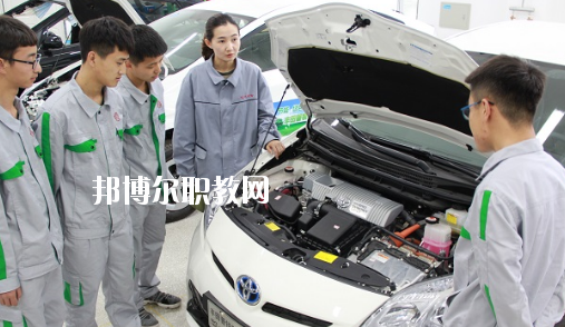 廣東2020年女生學汽修學校怎么樣