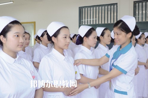 四川2020年衛校好還是職高好