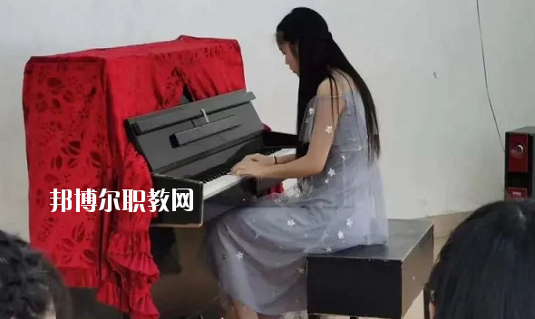梅州五洲學(xué)校2020年學(xué)費、收費多少