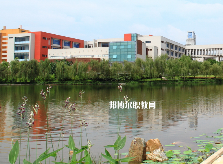 重慶2021年哪個大專學校汽修學校好