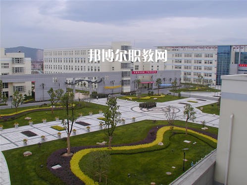 2021年雅安航空工業(yè)聯(lián)合技工學校招生簡章