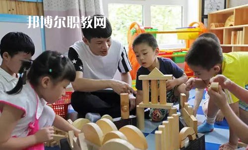 成都2021年幼師學校讀什么專業好